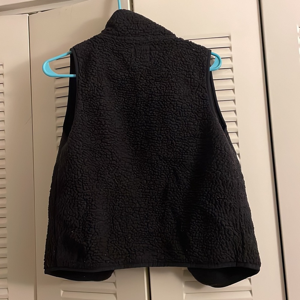 Small black vest - Picture 2 of 3